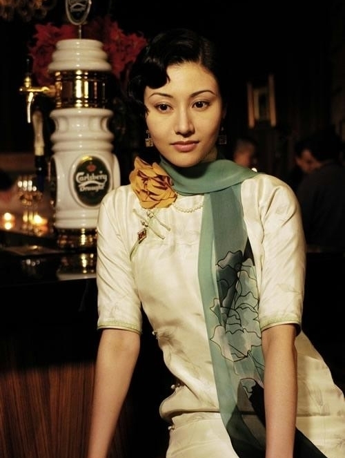 趙雅芝湯唯等眾一線女星演繹旗袍風情 旗袍造型是慘是美眾說紛紜