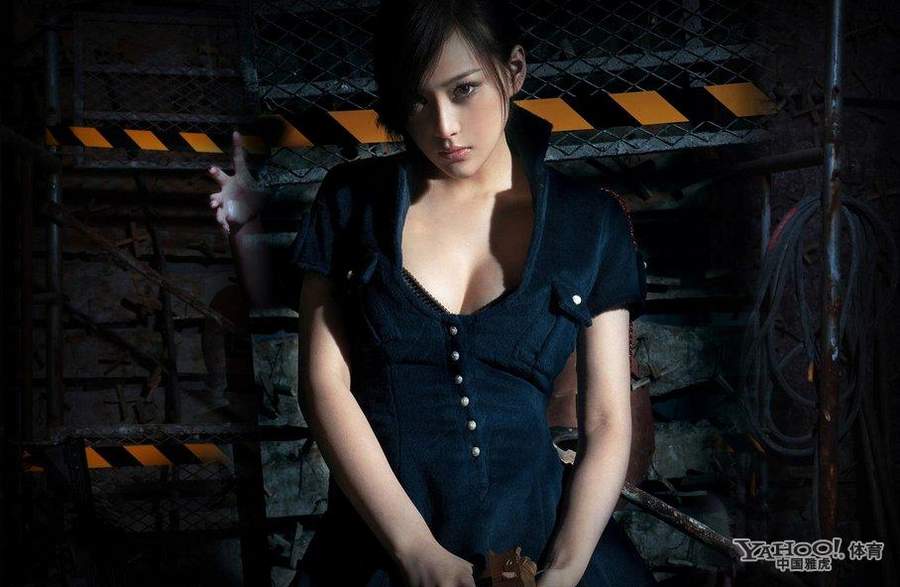 女星露乳貼尷尬瞬間 太失態了