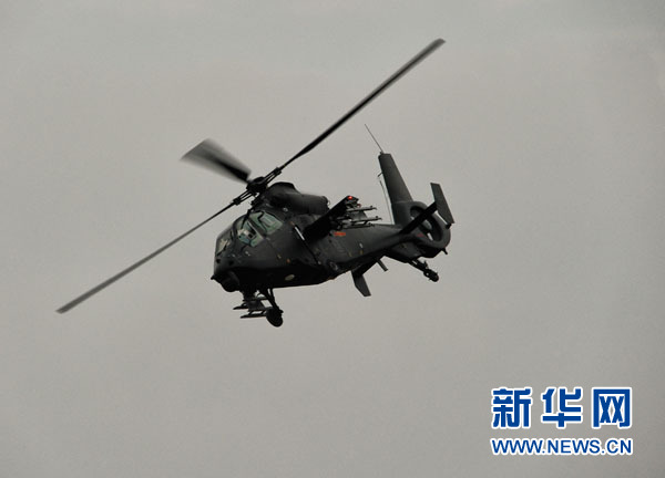中國精銳戰機集體亮相