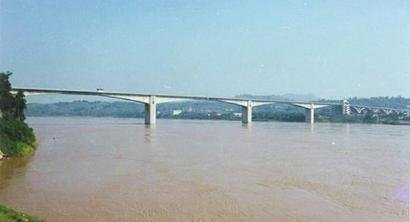四川瀘州長江大橋2號橋墩現裂縫 已限行(組圖)