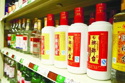 青島市場白酒大戰 商務飯局多數喝白酒高端酒受寵