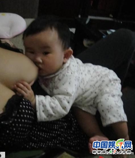 盤點當眾哺乳秀母愛的女星