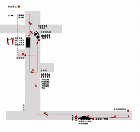 11月29日，香樟路京港澳高速公路橋下，被劫持的小車在逃跑過程中與貨車追 尾，起火后燒得只剩下鐵架。圖/記者陳勇