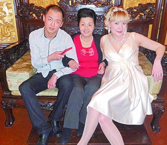 青島的哥娶俄羅斯金發美女 3月閃婚婚禮僅花8千
