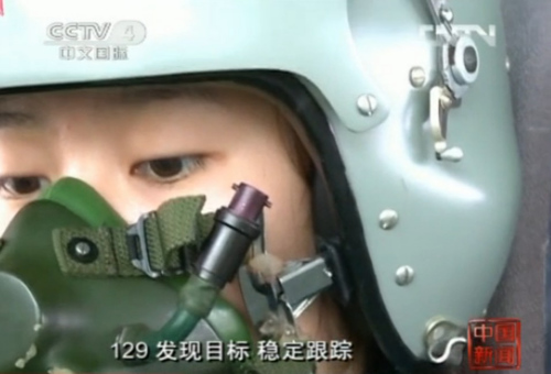 中國首批殲擊機女飛駕殲10執行空地打擊任務