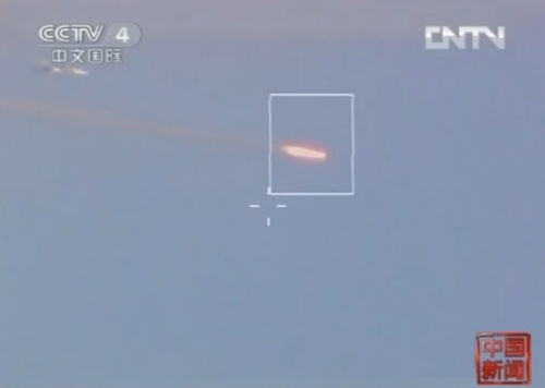 中國首批殲擊機女飛駕殲10執行空地打擊任務