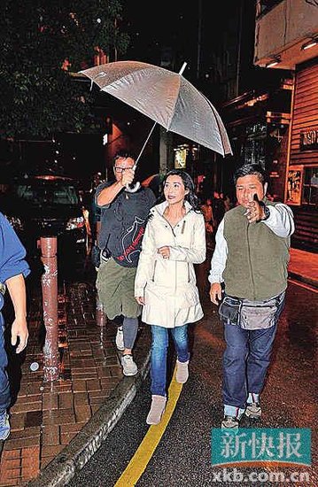 葉玉卿復出，豪門婦架勢足