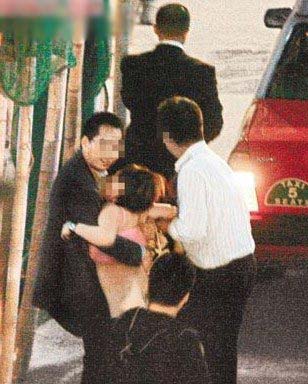 傳郭晶晶婚姻亮紅燈 霍啟剛與嫩模吳婷演“海戰門”