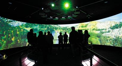 青島市規劃展覽館昨開館 千余市民爭看新藍圖