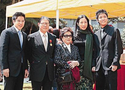 郭晶晶身材發福孕味十足 揭霍家3代豪門愛情