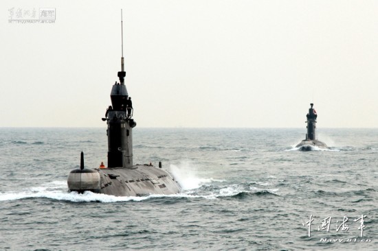 北海艦隊某潛艇支隊將多艘潛艇拉到陌生海域，組織潛潛、潛艦等近似實戰的對抗演練。