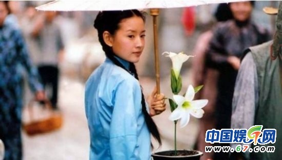 熒屏花語：古裝美人爭(zhēng)相斗艷 劉詩詩美艷如櫻花范冰冰嬌媚如睡蓮