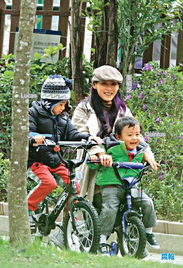 張柏芝熱吻兩愛子 小Q墊腳尖獻吻萌翻網友