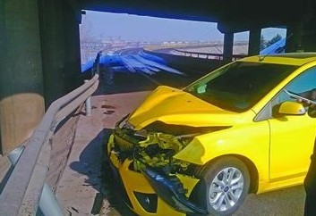 ?？怂蛊嚤恢覆话踩?車頭癟氣囊卻無反應