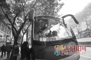 市民可以在乘車前做好少喝水、先上廁所的準備，避免出現類似的尷尬局面