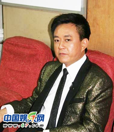 朱軍現如今是春晚主持人里的大哥大，看這氣派！