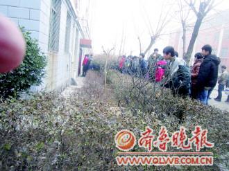 出事后,不少學(xué)生議論紛紛。