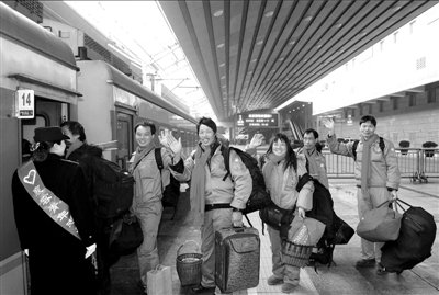 記者走訪調查203人僅半數購得火車票
