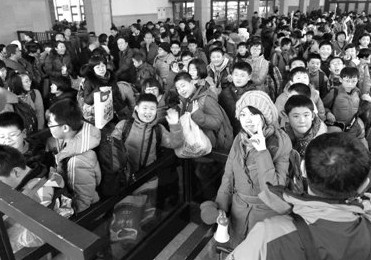 春運半數受訪者未買到票 發車前12306有千余票