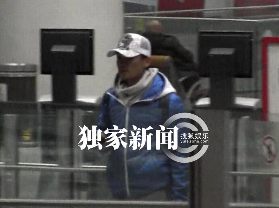 王寶強低調回京 愛妻開豪車接機共返愛巢