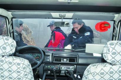 市南法院昨天集中執行 11名老賴拒不還錢被拘留15天