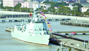 據(jù)新華社青島艦2月1日電由海軍北海艦隊3艘軍艦組成的中國海軍艦艇編隊，2月1日11時40分許按照預定計劃通過巴士海峽，進入我國南海海域。