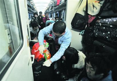 春運路上一群不回家的人