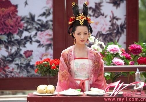 女星唐宮戲中的驚艷造型 養眼