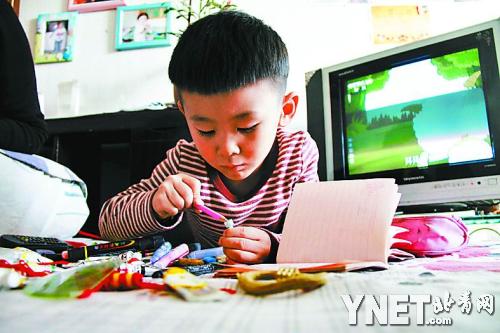 探訪上新聞聯播的光屁股小孩