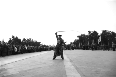 昨日上午，天壇公園上演清代祭天儀式，320人表演隊伍為歷年之最。新京報記者 浦峰 攝
