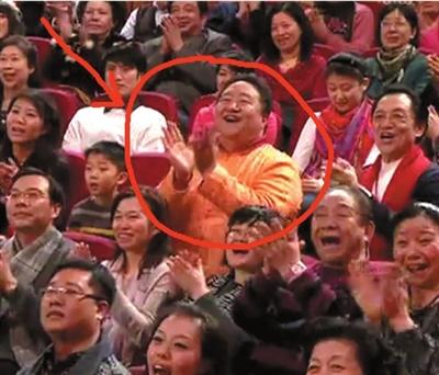 央視蛇年春晚現睡覺姐 盤點春晚意外走紅觀眾