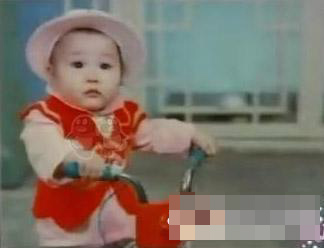 曝明星幼時(shí)舊照個(gè)個(gè)是小可愛(ài)