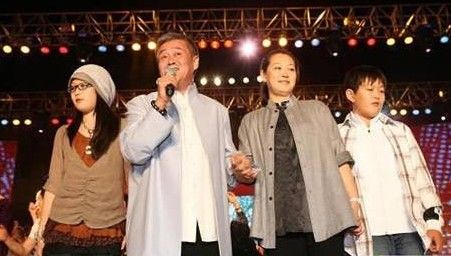 趙本山攜女兒趙一涵亮相華鼎紅毯 細數內地眾星二代