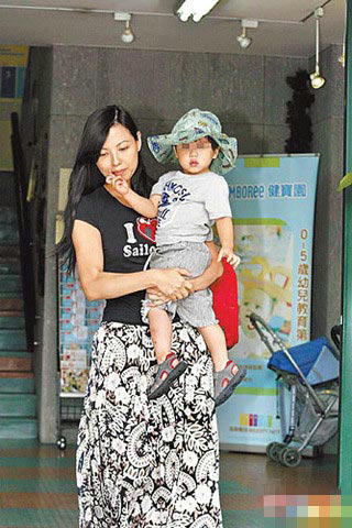 揭秘臺(tái)灣藝人的生存實(shí)況：被潛、被虐、被賣肉！