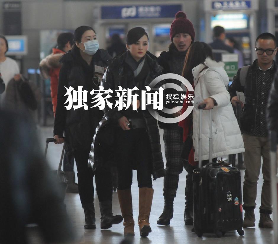 蔣勤勤濃妝艷抹現身機場 未被人認出