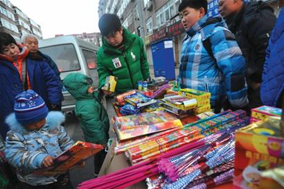 煙花爆竹銷售遇冷 算賬對賬零售業戶發愁