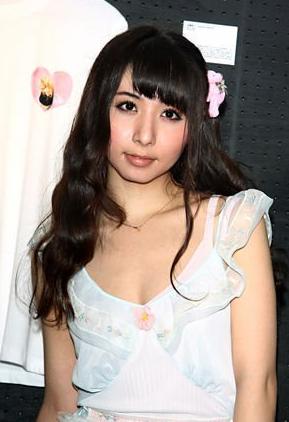 日本女優進軍內地創業路 兼職陪酒無所不做