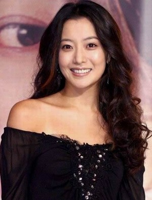 揭嫁豪門女星：李英愛誕龍鳳胎 韓彩英9年戀愛長(zhǎng)跑