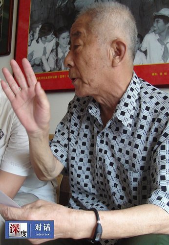 雷鋒戰友在沈陽軍區宣講雷鋒精神時發病去世
