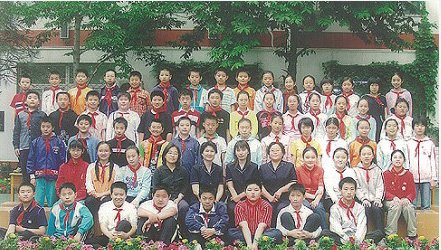 李天一小學畢業照曝光年齡再遭質