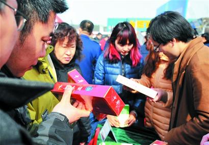 315聯(lián)合咨詢活動(dòng)檢驗(yàn)2000件珠寶 一半假貨