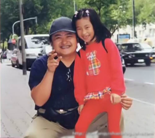 劉歡妻女罕見私房照 21歲女兒劉熠思金發潮人范