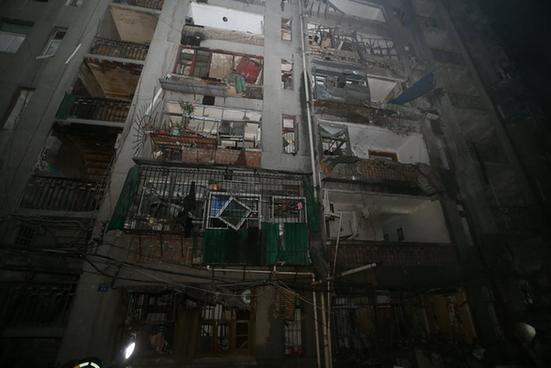 武漢鬧市區兩次爆炸白煙沖天