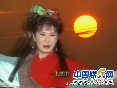 圖揭“窮酸”劇組雷人古裝造型 蔣勤勤戴雞毛陳喬恩PK日本動漫