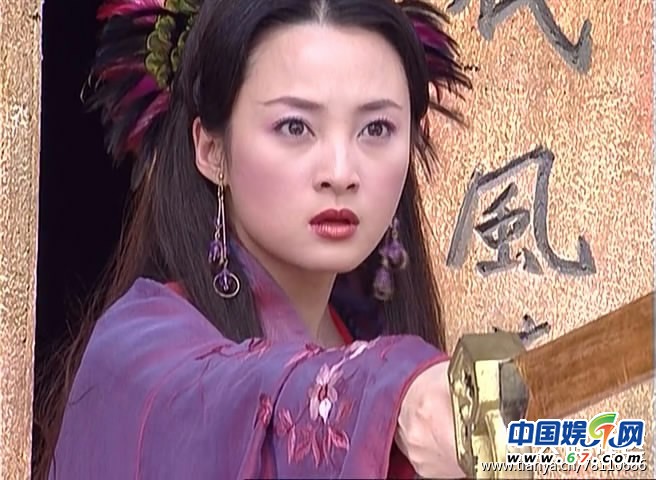 圖揭“窮酸”劇組雷人古裝造型 蔣勤勤戴雞毛陳喬恩PK日本動漫