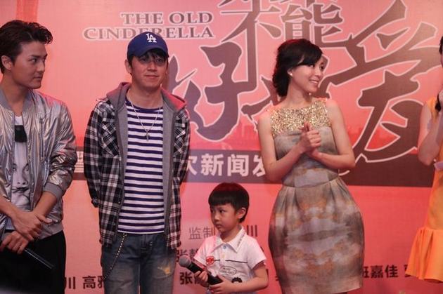 潘粵明現身面露憔悴笑容僵硬 新劇演“前夫”虐心