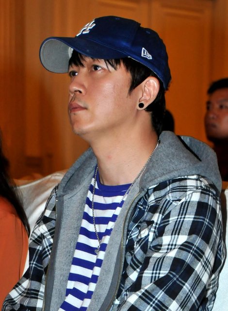 潘粵明現身面露憔悴笑容僵硬 新劇演“前夫”虐心