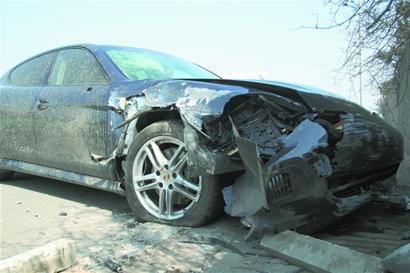 百萬豪車發飆撞成殘廢