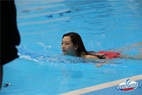 “拍水”女神溫雅：臉胸成了“重災區”