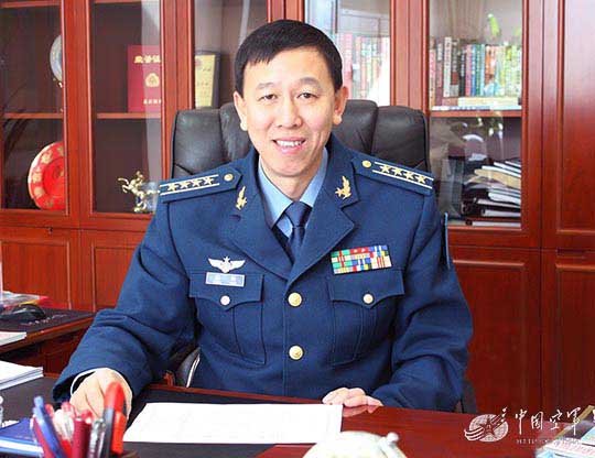 資料圖：網友拍攝的軍牌豪車。